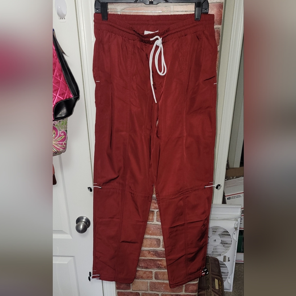 MEN'S ADJUSTABLE ELASTIC CORD HYPER JOGGER PANTS. SZ. MED